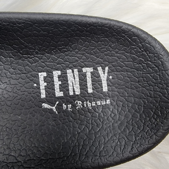 Fenty × Puma by Rihanna black leadcat furry slides size 7 - Picture 2 of 5